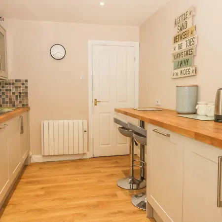 2 The Close * ويتبي