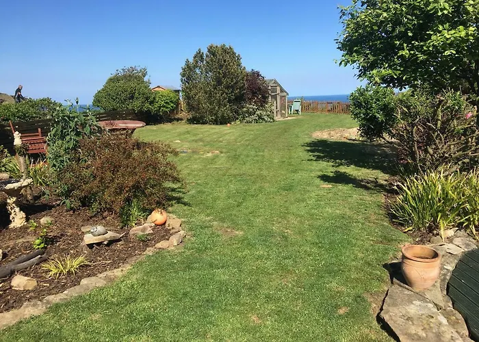 2 The Close Holiday home Whitby